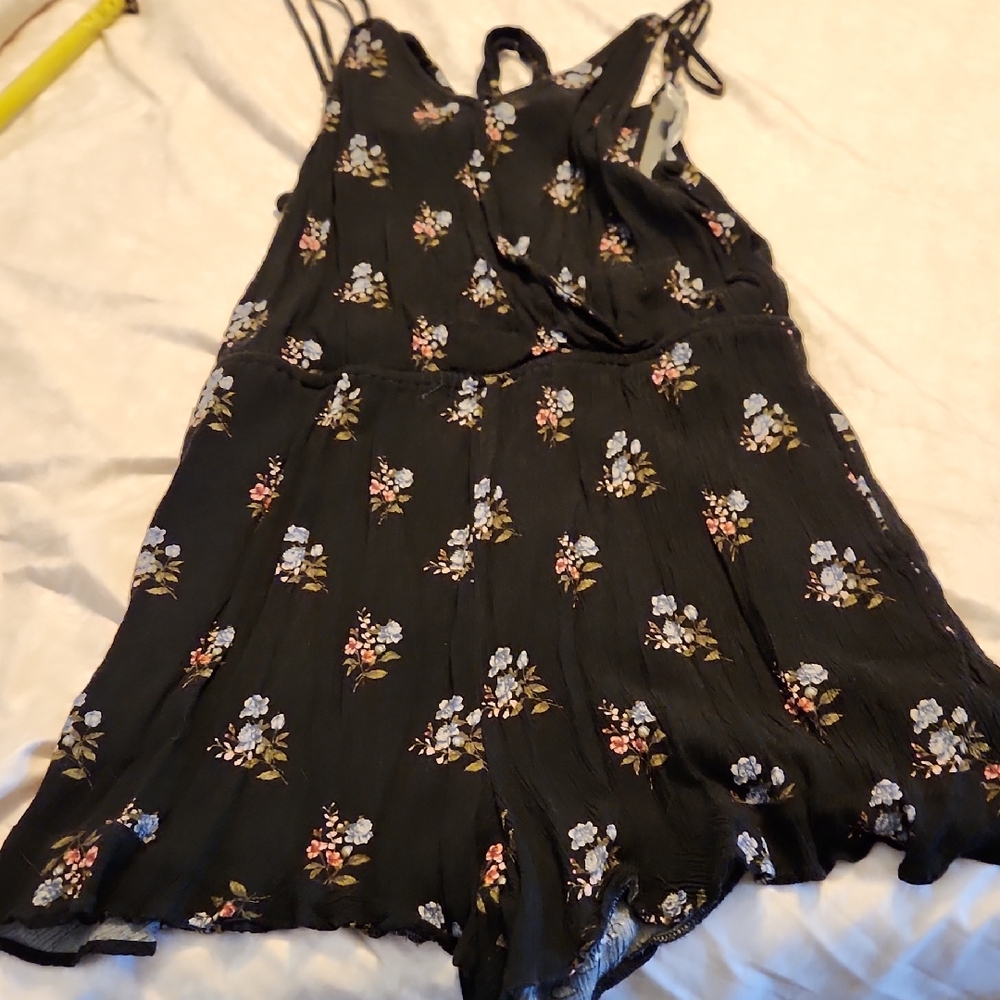 American Eagle Outfitters Black Floral  Jumper
